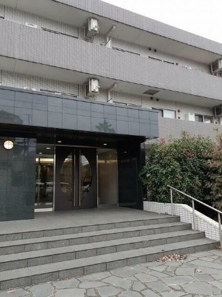 【外観】 | プリート　カーサ　イグサ | 鉄筋コンクリート造のがっちりとした建物。