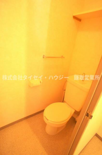 ファミーユ浜野のトイレ|同タイプのお部屋の画像となります