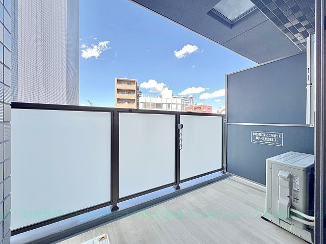 プレサンス名古屋菊井セルカのバルコニー