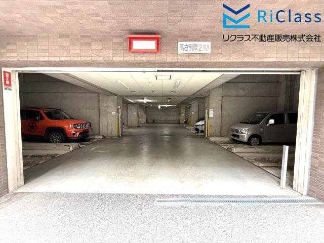 ローレル・トアスクエアの駐車場|敷地内駐車場です