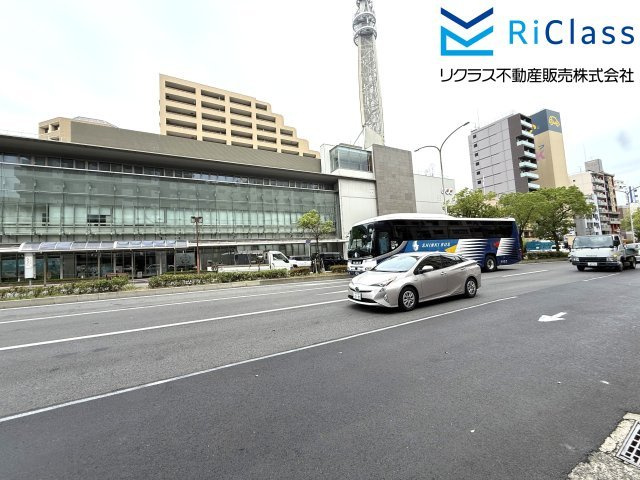 ローレル・トアスクエアの周辺|マンション前の道路です