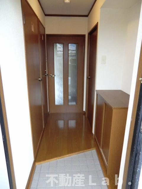 優マンションの玄関