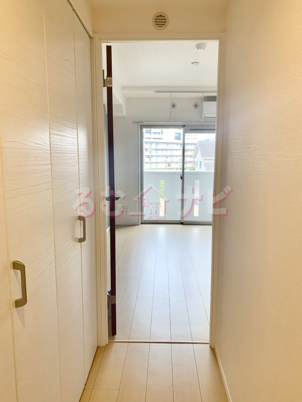 福岡市博多区諸岡２丁目の賃貸マンションの玄関