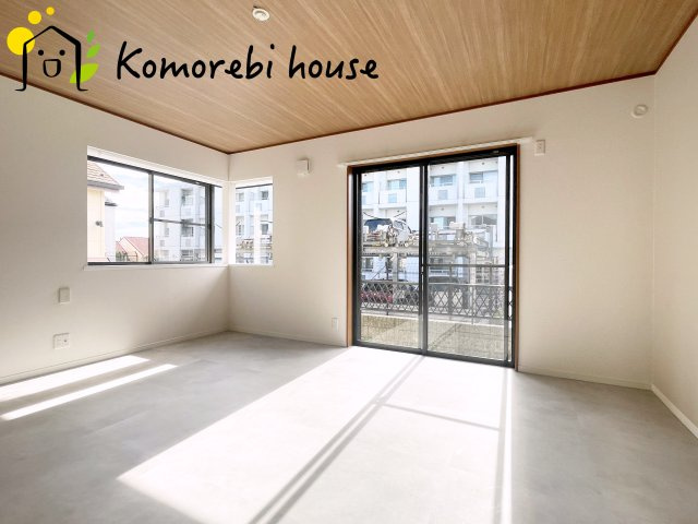 KISさいたま市見沼区南中丸1期　中古戸建の居間・リビング|26.9.14
