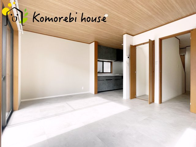 KISさいたま市見沼区南中丸1期　中古戸建の居間・リビング|26.9.14