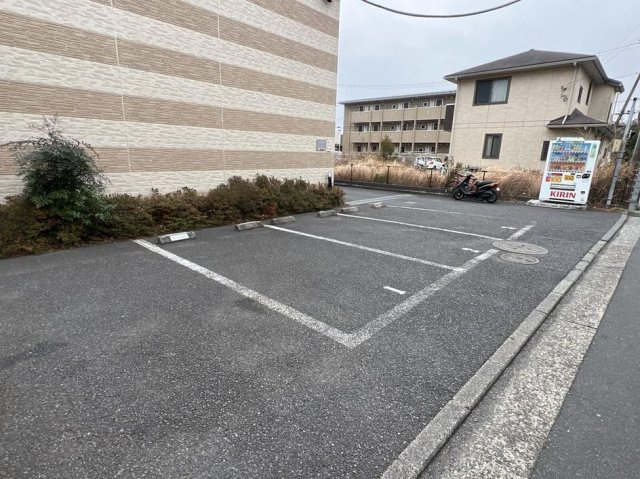 レオパレスエスポワール の駐車場