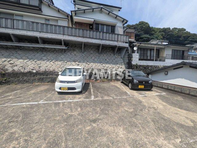 稲佐町貸家の駐車場