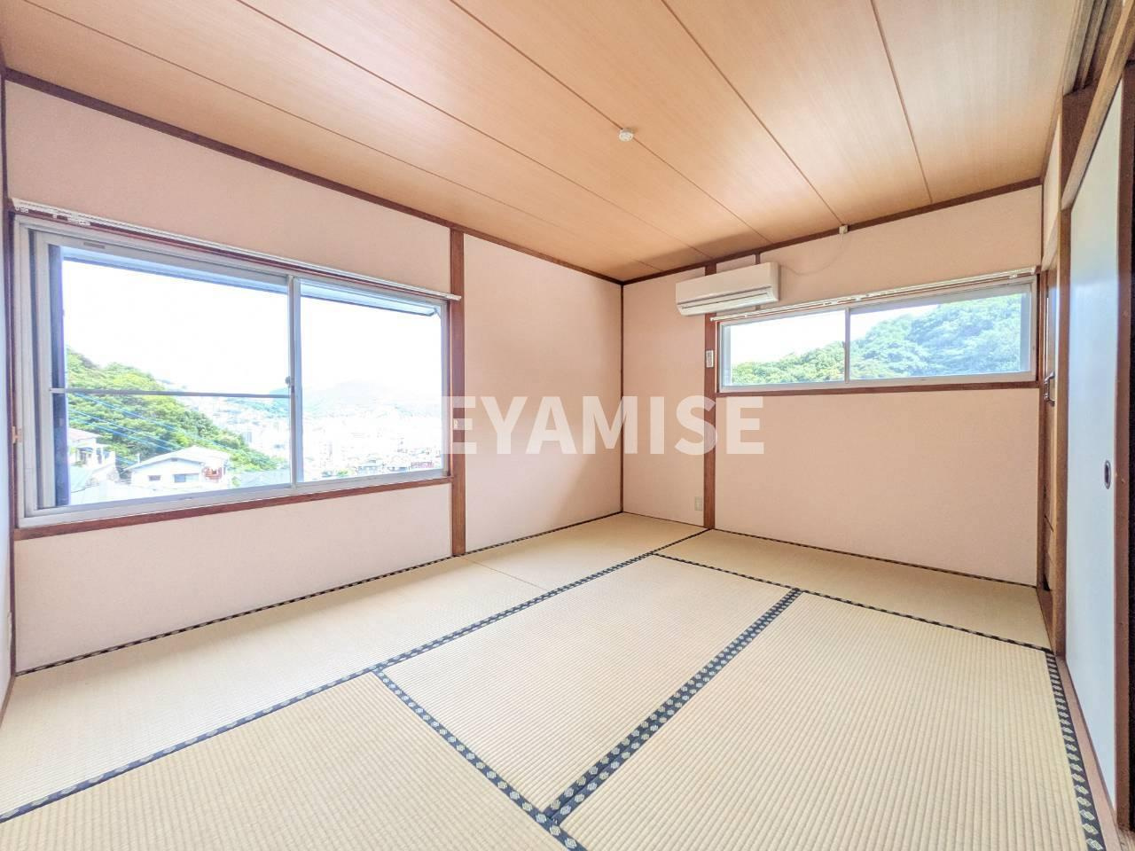 稲佐町貸家の洋室