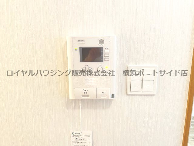 敷地内に二か所の駐輪場（屋根付き）