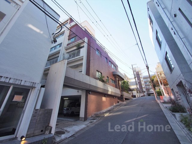 【その他】 | シャトー赤坂台 | 前面道路