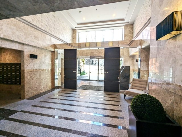 【エントランス】 | コンシェリア三田　ＴＯＫＹＯ　ＰＲＥＭＩＵＭ