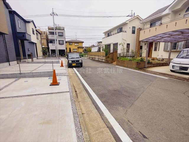 【前面道路含む現地写真】の画像
