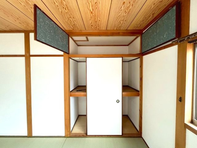 西脇市黒田庄町岡　中古戸建の収納