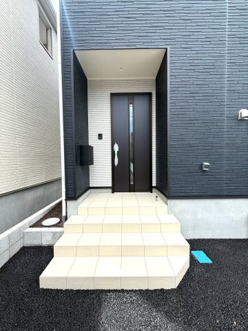 沼津市西間門第１０　全3棟　１号棟の玄関|スッキリとした玄関。