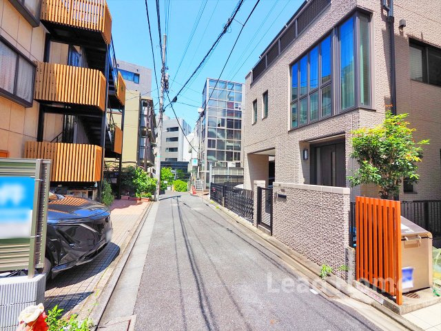 【前面道路含む現地写真】 | 港区南青山3丁目