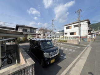 【駐車場】