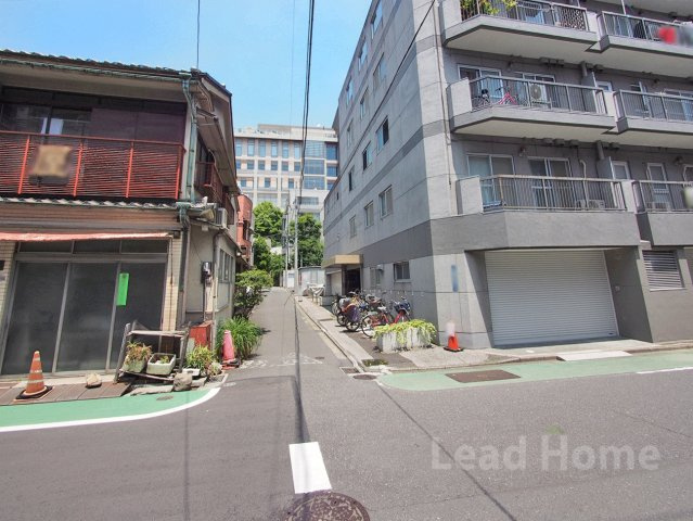 【その他】 | 麻布狸穴ナショナルコート | 前面道路
