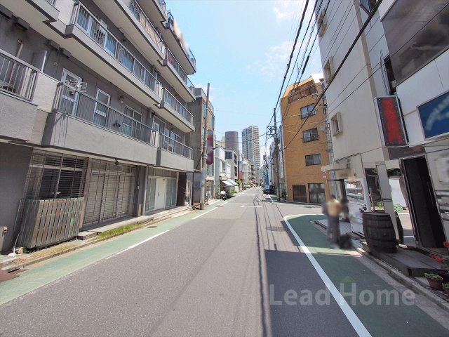 【その他】 | 麻布狸穴ナショナルコート | 前面道路