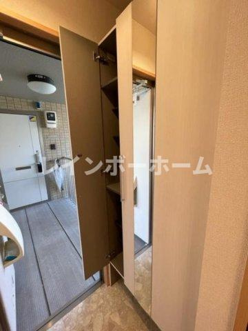 アスティオン　Ⅲの玄関