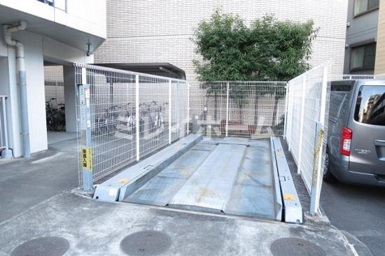 プライムアーバン長原上池台の駐車場
