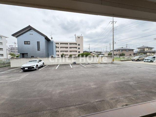 フロレゾンの駐車場|当社、チルホームのHPもご覧ください(^^)/物件情報多数♪