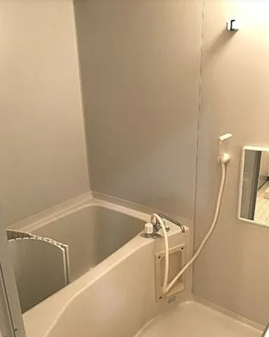 三郷市早稲田３丁目の賃貸マンションの浴室