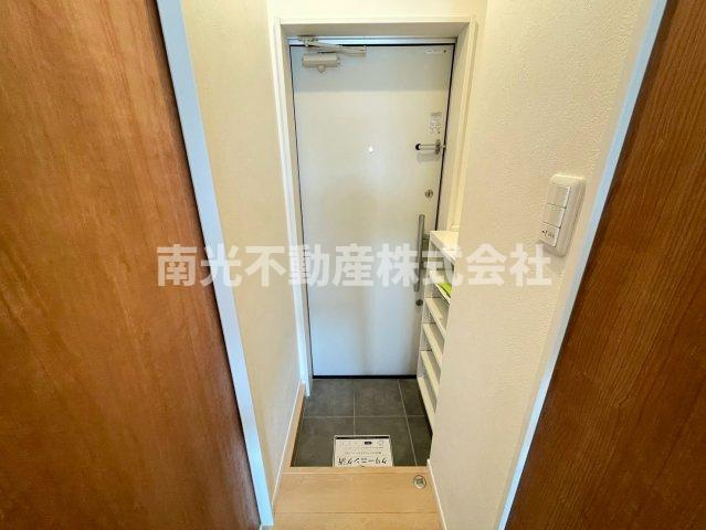 リビングライフ長瀬の玄関