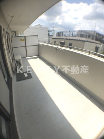 【バルコニー】 | 田園調布スカイライトマンション | お洗濯にも便利なバルコニー付き