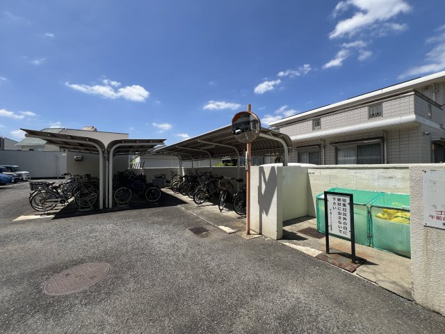 この地は知れば知るほど味が出る！嘘だと思いますよね？その気持ちは分かります。住宅街ですが、何も無いってワケではない！！百聞は一見に如かず、、見て損なきマンションとは→『茅ヶ崎ガーデンハウス』リフォームのその他共用部分