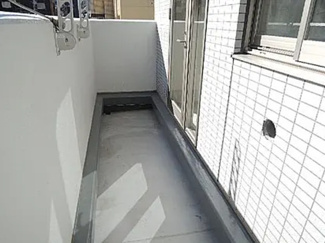 【バルコニー】