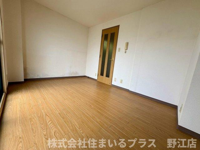 エルミタージュの居間・リビング