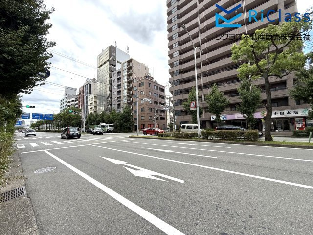 ソナーレ新神戸の周辺|マンション前の道路です