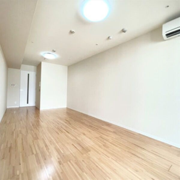 CASA+α名駅南の居間・リビング