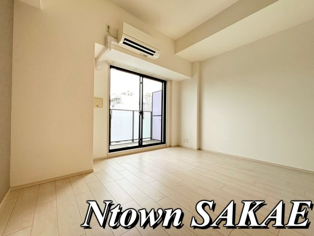 【その他】 | S-RESIDENCE平安通 | こちらのリビングで趣味の時間をお楽しみください