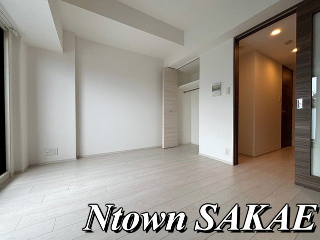 【居間・リビング】 | S-RESIDENCE平安通 | こちらのリビングで趣味の時間をお楽しみください