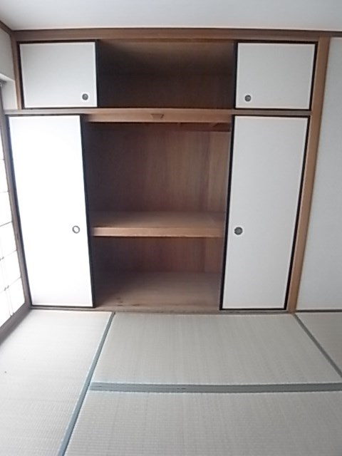 尼崎市西立花町３丁目のアパートの収納