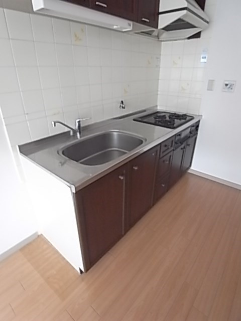 尼崎市西立花町３丁目のアパートのキッチン