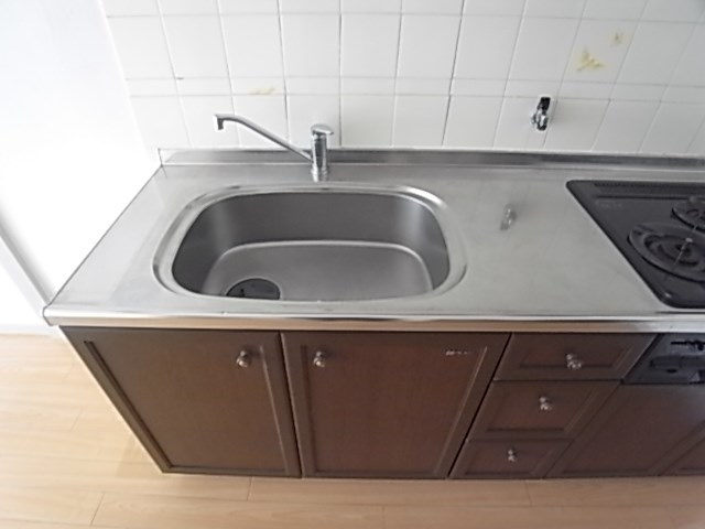 尼崎市西立花町３丁目のアパートのキッチン