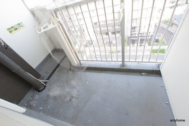 コボリマンション新大阪　仲介手数料無料のバルコニー