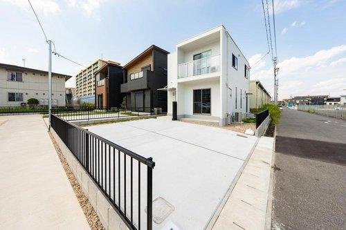 【秀光ビルド】港区東茶屋分譲鉄筋コンクリート住宅C棟の前面道路含む現地写真|現地（2026年2月）東道路を南側より撮影
