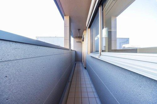１邸限定【秀光ビルド】岐阜市加納神明町分譲住宅のバルコニー|3階の屋根付きインナーバルコニー。日当たり良好です。