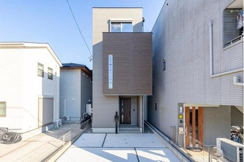 １邸限定【秀光ビルド】岐阜市加納神明町分譲住宅の前面道路含む現地写真|前面道路にはインターロッキングで整備された歩道があります。