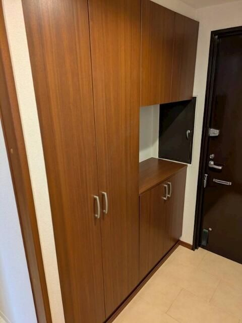 常盤松ロイアルハイツの玄関