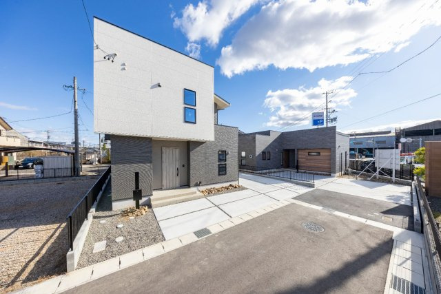 【秀光ビルド】岐阜市中鶉C号地分譲住宅の外観|現地外観全景（C号地・D号地）