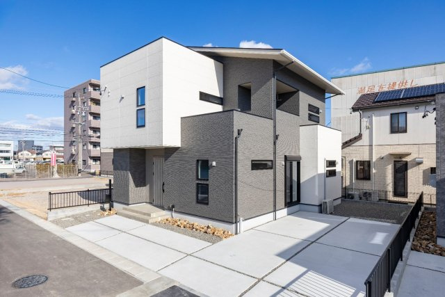 【秀光ビルド】岐阜市中鶉C号地分譲住宅の外観|C号地外観：南西側より撮影。