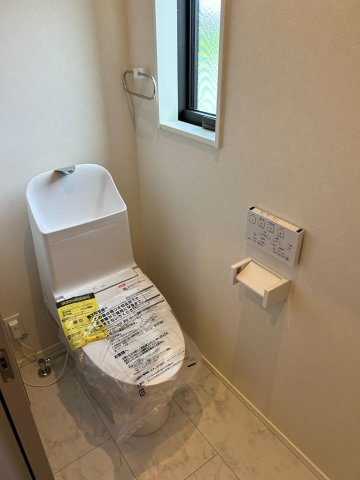 限定2邸平屋！【秀光ビルド】岐阜市次木 分譲住宅　2号地のトイレ|（2号地）トイレ：TOTOウォシュレット手洗い付き一体型便器（2026年6月）撮影