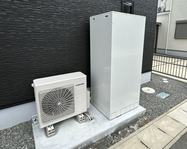 限定2邸平屋！【秀光ビルド】岐阜市次木 分譲住宅　2号地の設備|エコキュート施工例写真：460Lの大容量タイプ。断水時には非常用取水栓から生活用水を確保できます。