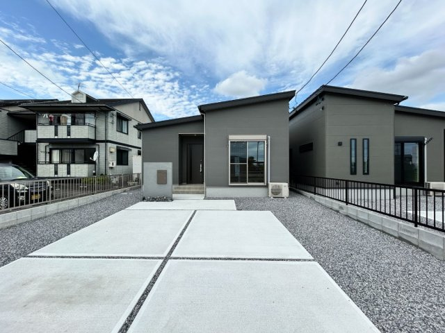 限定2邸平屋！【秀光ビルド】岐阜市次木 分譲住宅　1号地の外観|（1号地）外観南側正面より。片流れ屋根のシンプルデザイン。