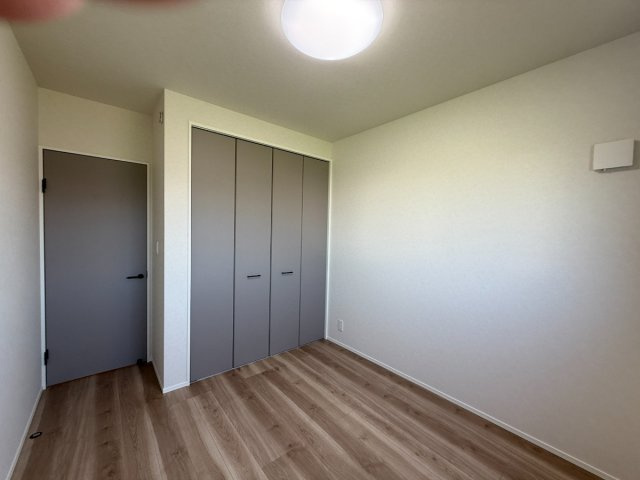 北名古屋市高田寺Ⅰ期2号地分譲住宅の洋室|洋室：北西角部屋5.2帖の洋室