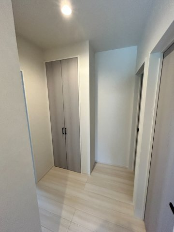 【秀光ビルド】大垣市昼飯町Ⅰ期1号地分譲住宅の収納|ホールにも嬉しい収納付きです。（2026年7月）撮影 